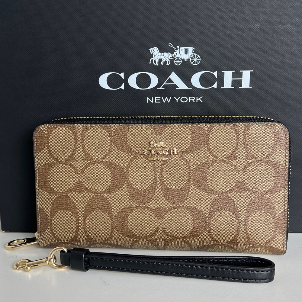 NWT Coach Long Zip Around Wallet In Signature Canvas